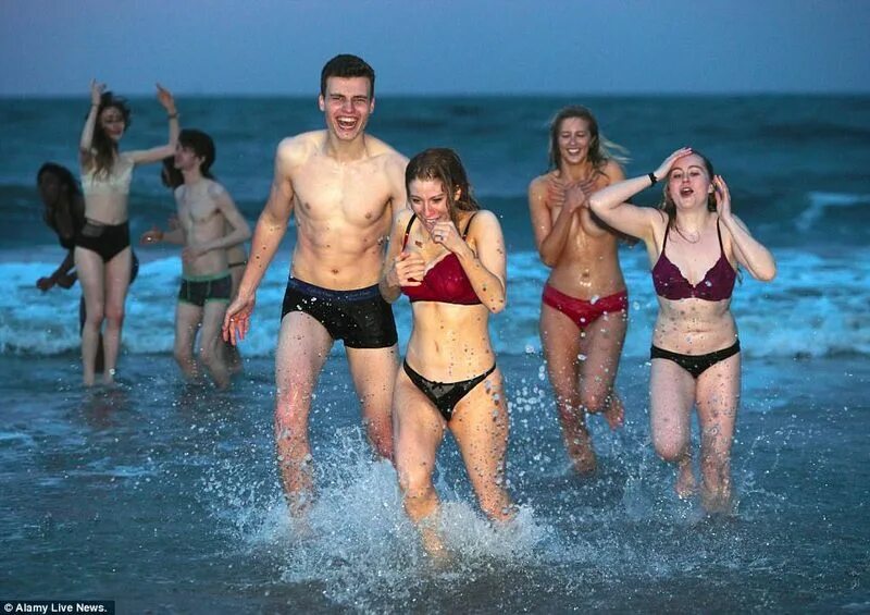 Skinny Dip Купание Нагишом