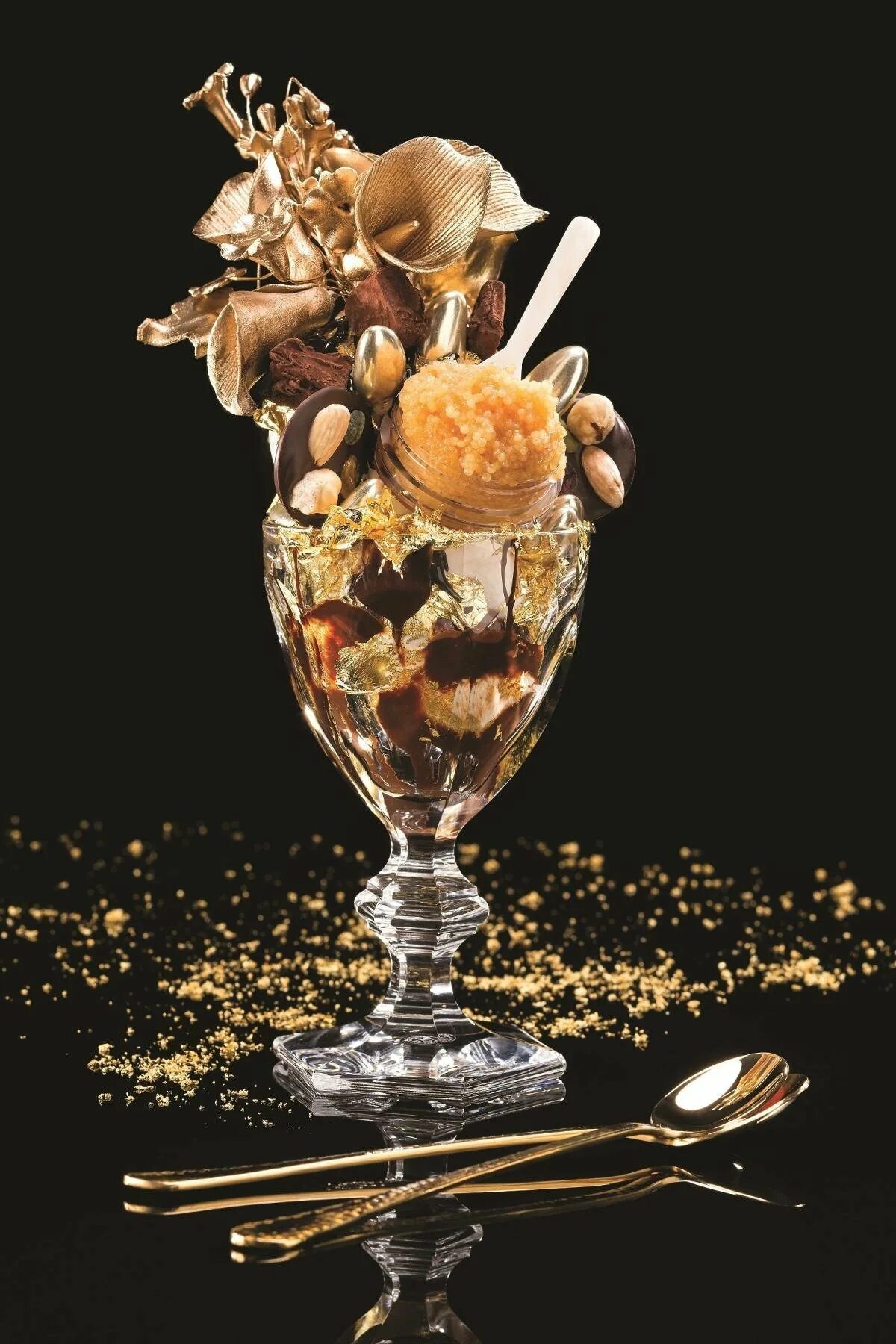 Дорогие сладости. Мороженое Golden Opulence Sundae. Сандей «Frrrozen Haute Chocolate», $25000. Сандей «Frrrozen Haute Chocolate». Десерт Frrrozen Haute Chocolate.