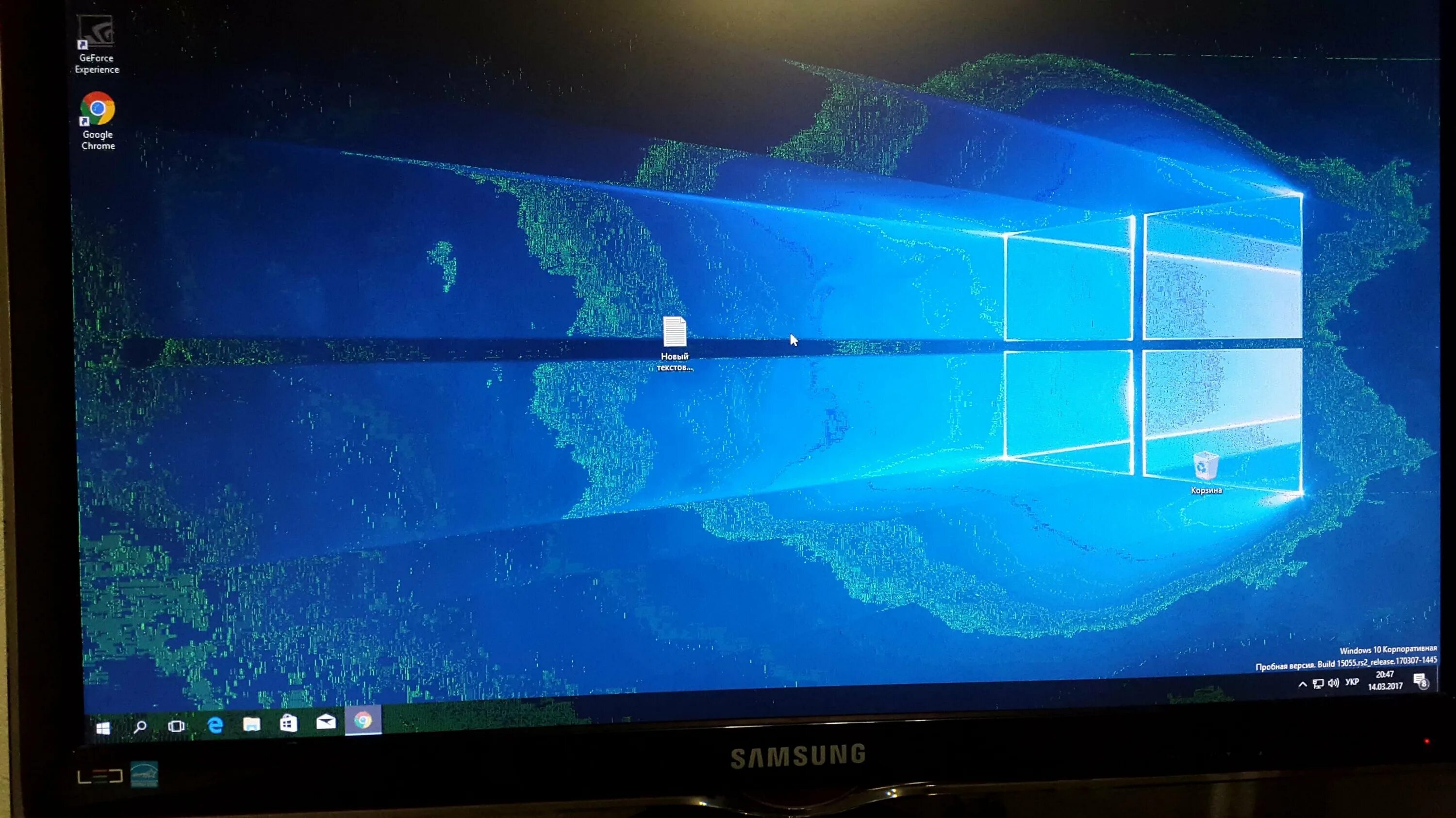 Фризы на ноутбуке. Полосы на экране монитора. Артефакты на экране. Искажения на экране монитора. Синие полоски на мониторе.