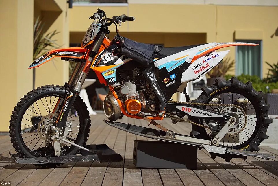 Мотоцикл ктм супер дюк 1290. Мотик ктм. Ktm rc25 sports superbike. Ктм спортбайк. Самый мощный ктм.