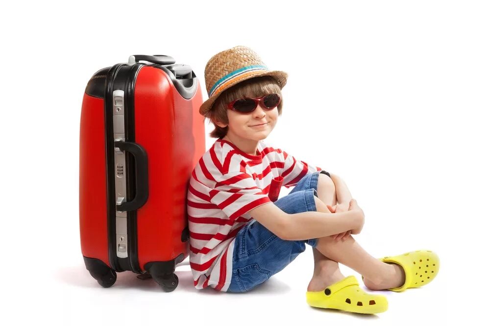 Собираю чемодан. Чемодан для детей. Чемодан с вещами. Собрать ребенка в поездку. Сбор чемодана в отпуск.