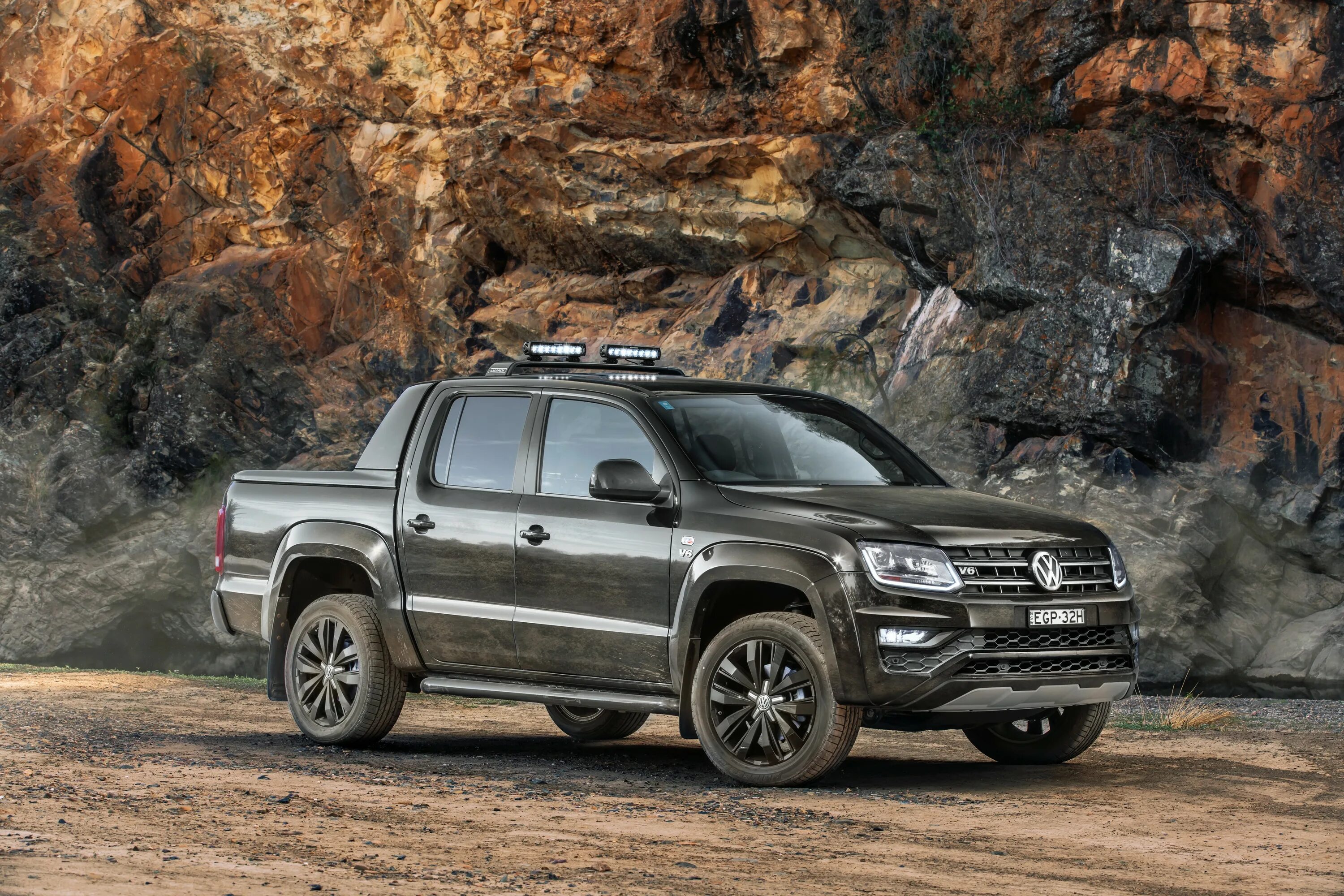 Volkswagen пикап. Фольксваген Амарок 2020. Фольксваген Амарок 2020 черный. Volkswagen пикап Amarok. Фольксваген Амарок 2022.