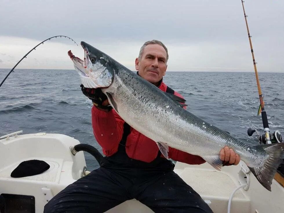 Морская рыбалка в Калининграде. Рыбалка на Балтийском море. Рыбалка в Балтийске. Рыболовство Калининградской области.