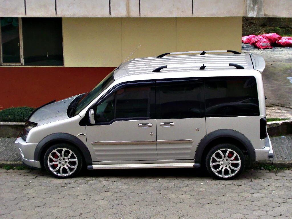 Форд торнео коннект замена. Ford Tourneo connect Tuning. Ford connect r17. Ford Tourneo connect белый. Tourneo connect r17.