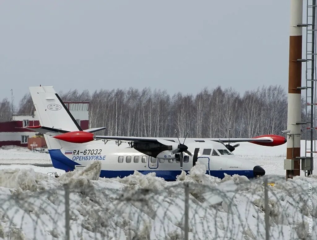 Полет на самолете тюмень. Самолет Челябинск Тюмень. Л-410 Оренбуржье. Тюмень с самолета. Екатеринбург Тюмень самолет.