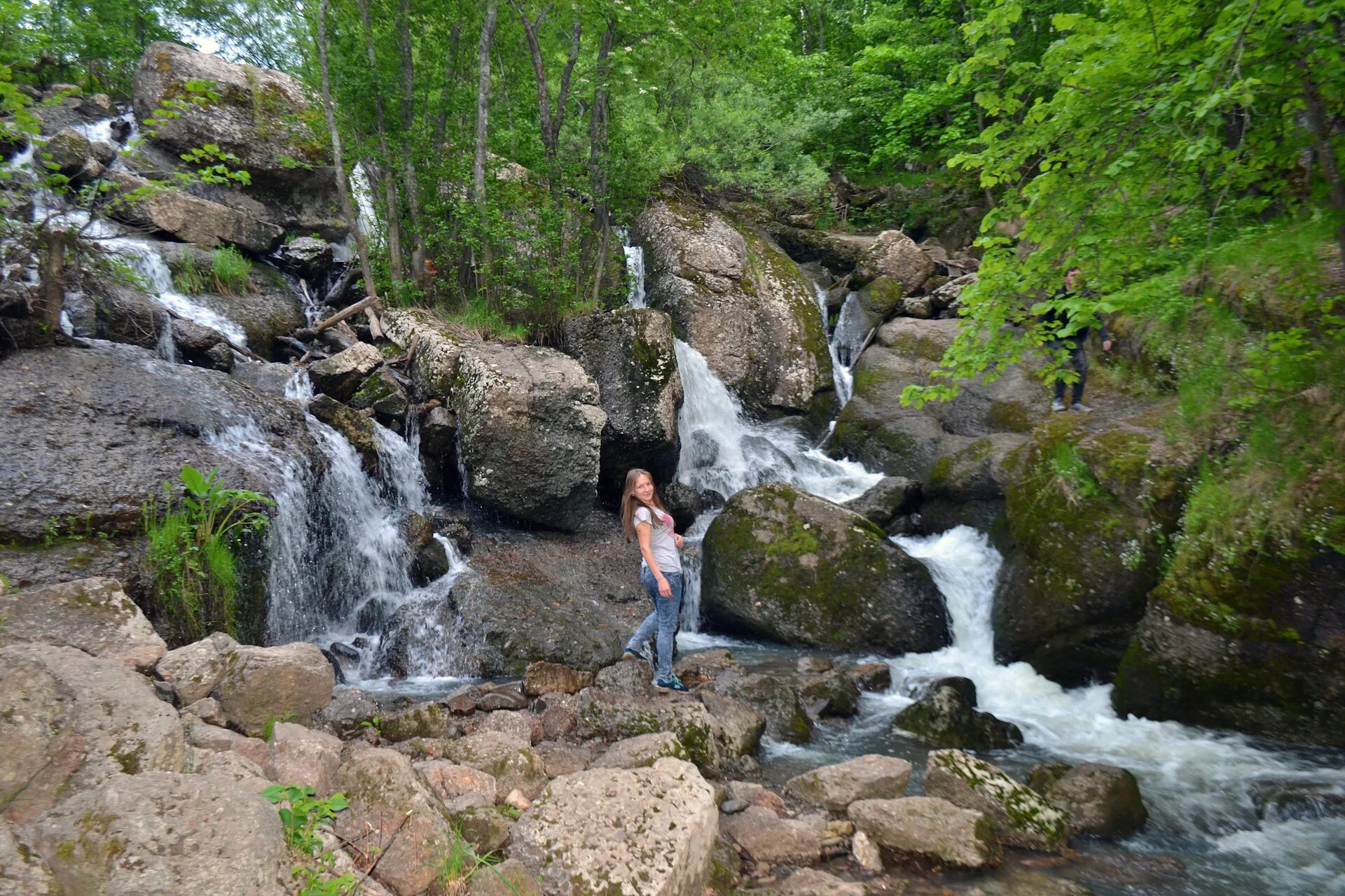 Водопад кук караук башкирия где находится. Кук-Караук Башкортостан. Водопад Кук-Караук Башкирия. Стерлитамак водопад Кук Караук. Водопад в Ишимбайском районе.