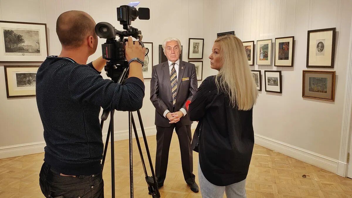 журналистов 11