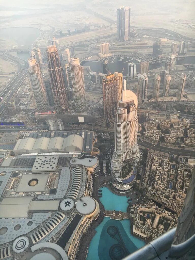 Вид из окна Бурдж Халифа 169 этажа. Вид с Бурдж Халифа. Вид на Burj khalifa и персидский залив из окна. Халиф 2