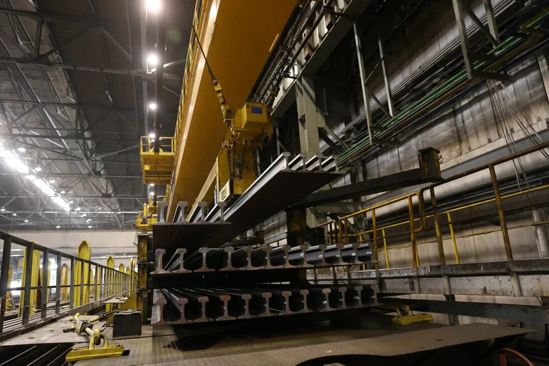 рельсы евраз на заводе. евраз нтмк нижний тагил. рельсобалочный цех евраз нтмк. стан 350 северсталь сортопрокатный цех. рельсобалочный цех евраз зсмк новокузнецк.