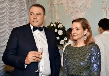 Кто новая жена петра толстого