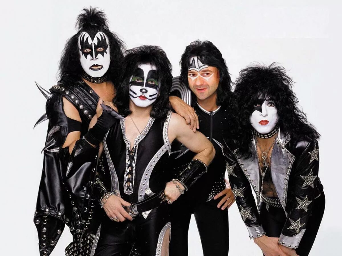 Группа Kiss. Глэм рок группа Kiss. Группа Кисс в молодости. Kiss группа 1983. Кис 90