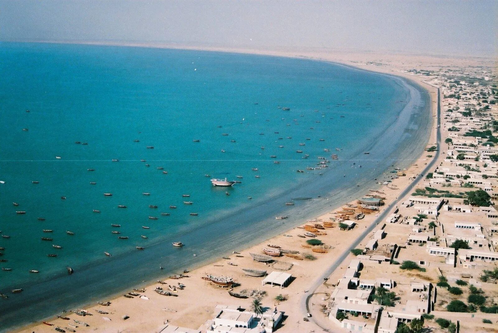 Аравийское побережье. Карачи пакистан море. курорт карачи пакистан. аравийское море пакистан. пляжи дживани пакистан.