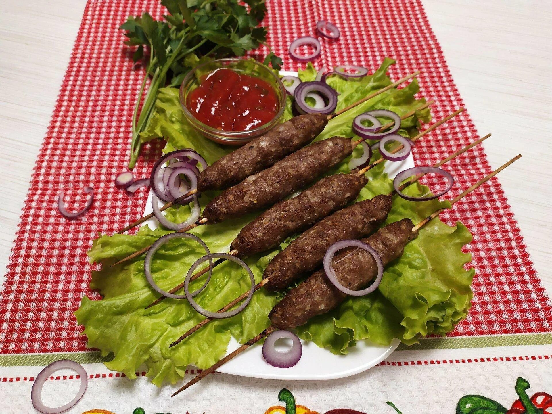 Шашлык люля-кебаб на мангале. Готовим кебаб дома. Люля в духовке на шпажках. Люля кебаб в электрошашлычнице. Готовим кебаб дома.