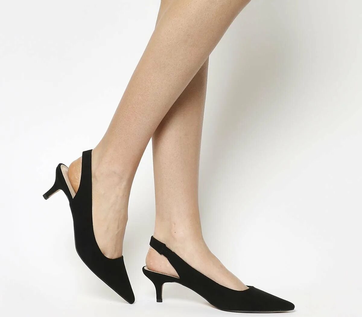 Каблук киттен хиллс. Туфли Киттен Хилл. Туфли на каблуке Киттен Хиллс. Обувь с каблуком Киттен Хилл. Slingback Kitten Heel Shoes Black.
