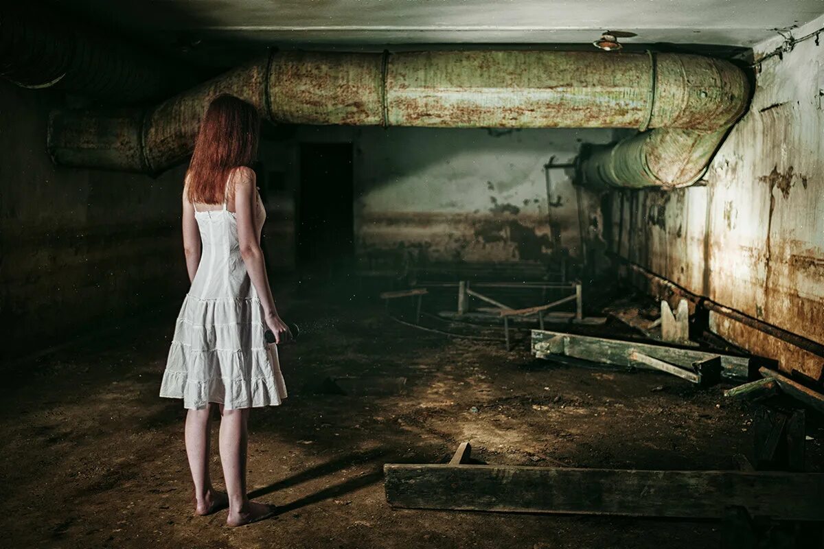 девушку нашли в заброшенном. девушку нашли в заброшенном. девушку нашли в заброшенном. девушку нашли в заброшенном. девочка в заброшенном доме.