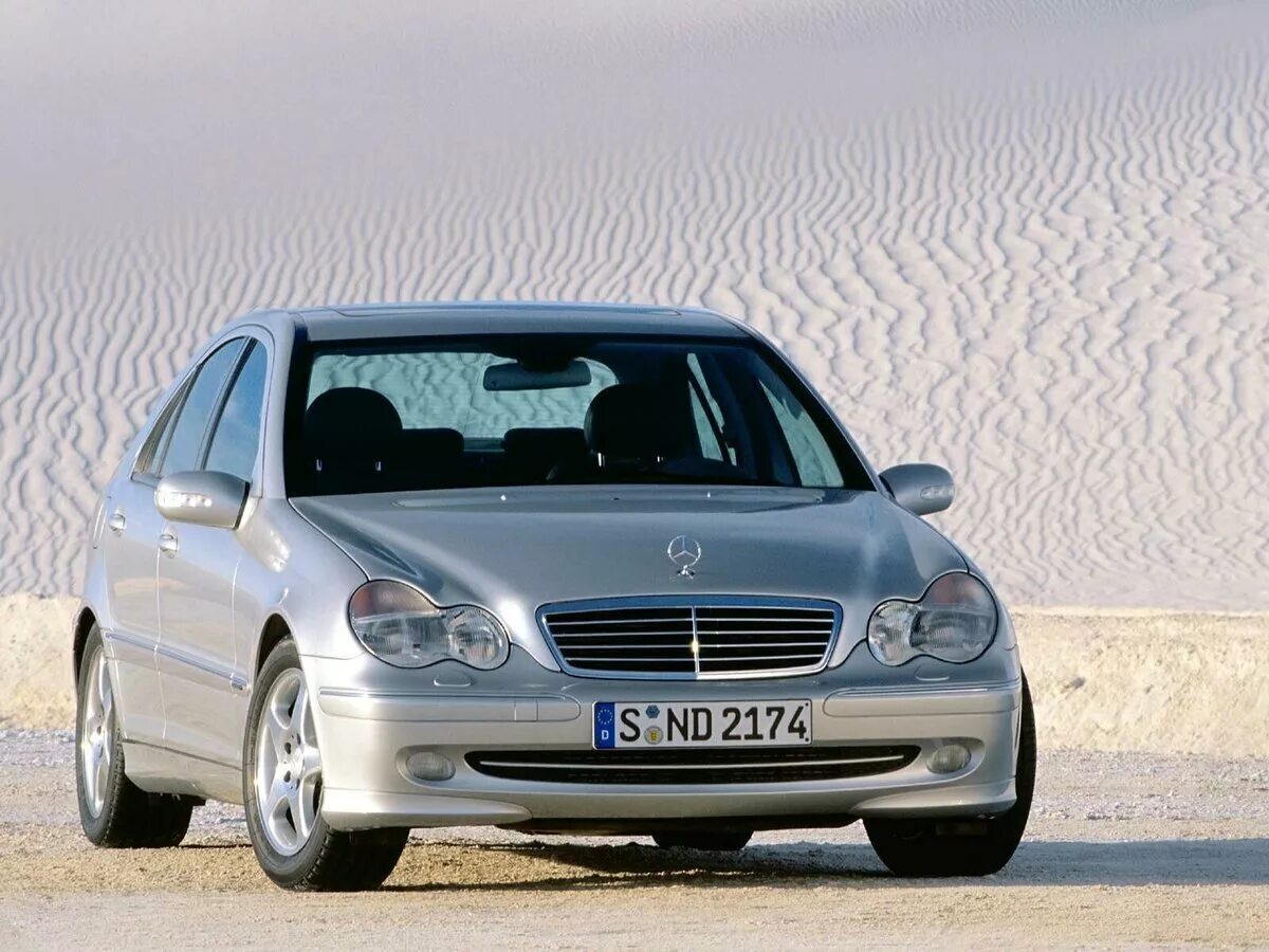 С класс 2000 года. Mercedes Benz c class w203. Mercedes-Benz w203 2000. Mercedes c w203 2000-2007. Мерседес w203 2001.