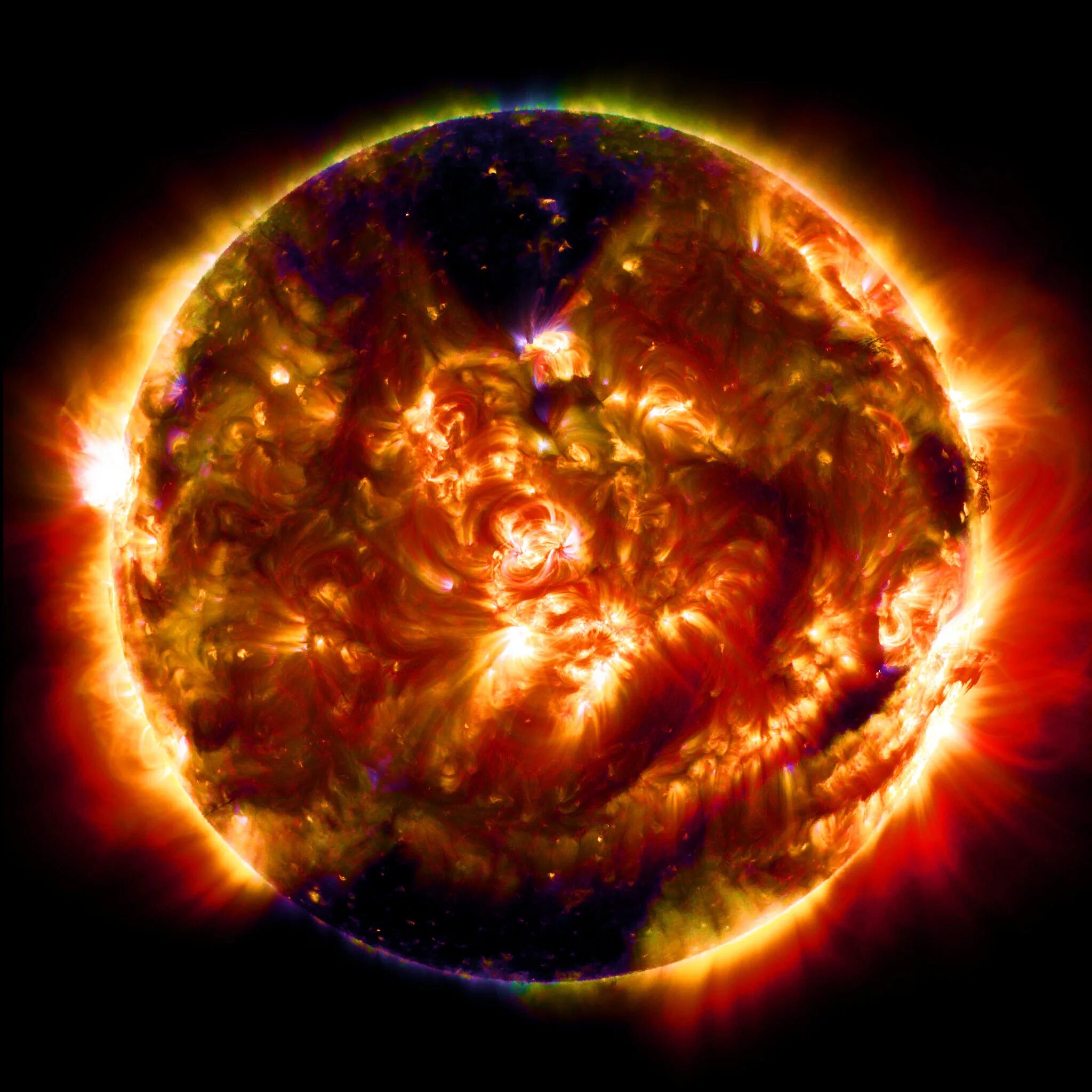 Https new sdo vot. Снимки солнца. Солнце из космоса. Солнце снимки НАСА. Снимки солнца NASA.