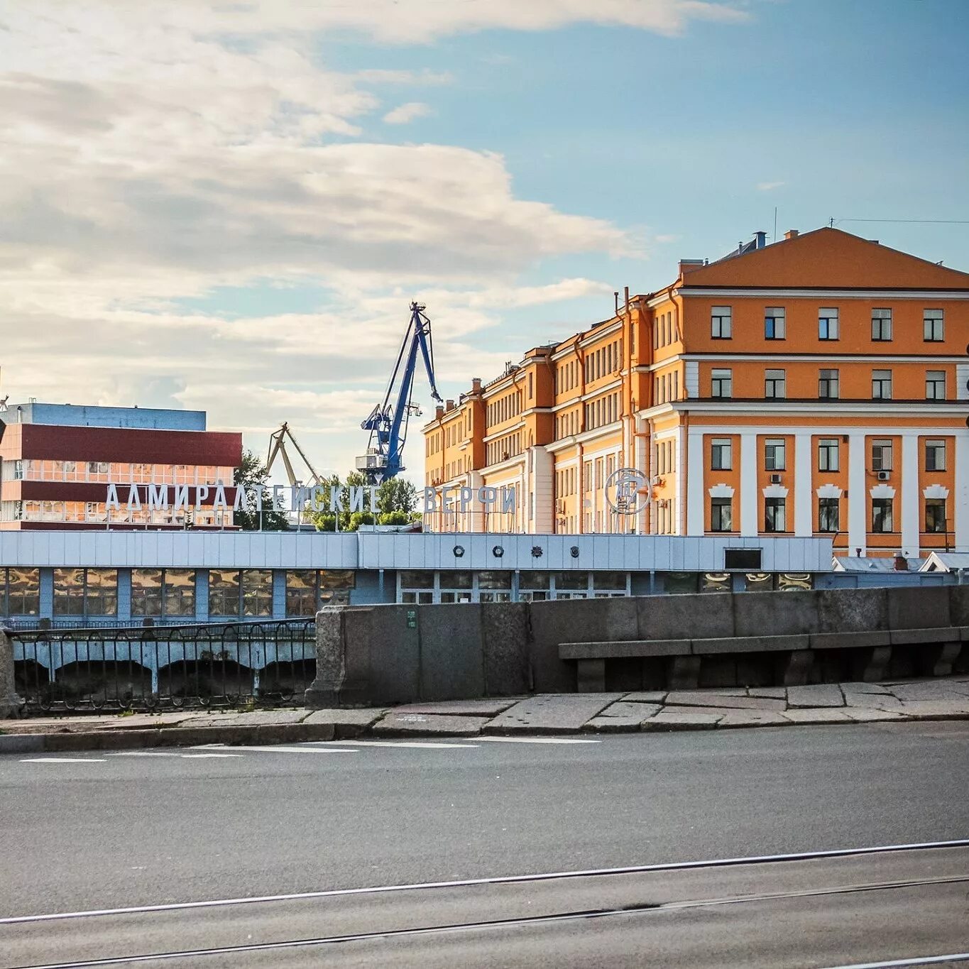 Судостроительная компания адмиралтейские верфи. Адмиралтейские верфи завод спб. Адмиралтейские верфи, санкт-петербург, набережная реки фонтанки, 203. Набережная мойки у адмиралтейских верфей. Адмиралстейские верфь санкт-петербург.
