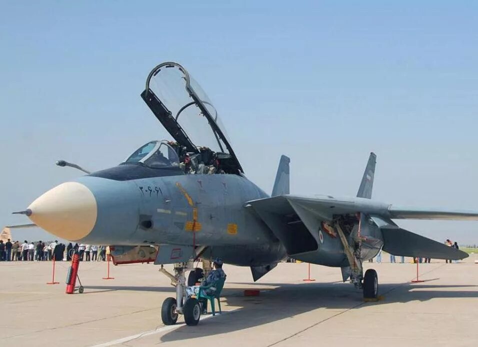 Самолет f-14a tomcat. F-14 tomcat ввс ирана. F 14 iriaf. F-14 tomcat ввс ирана. F-14 иран.