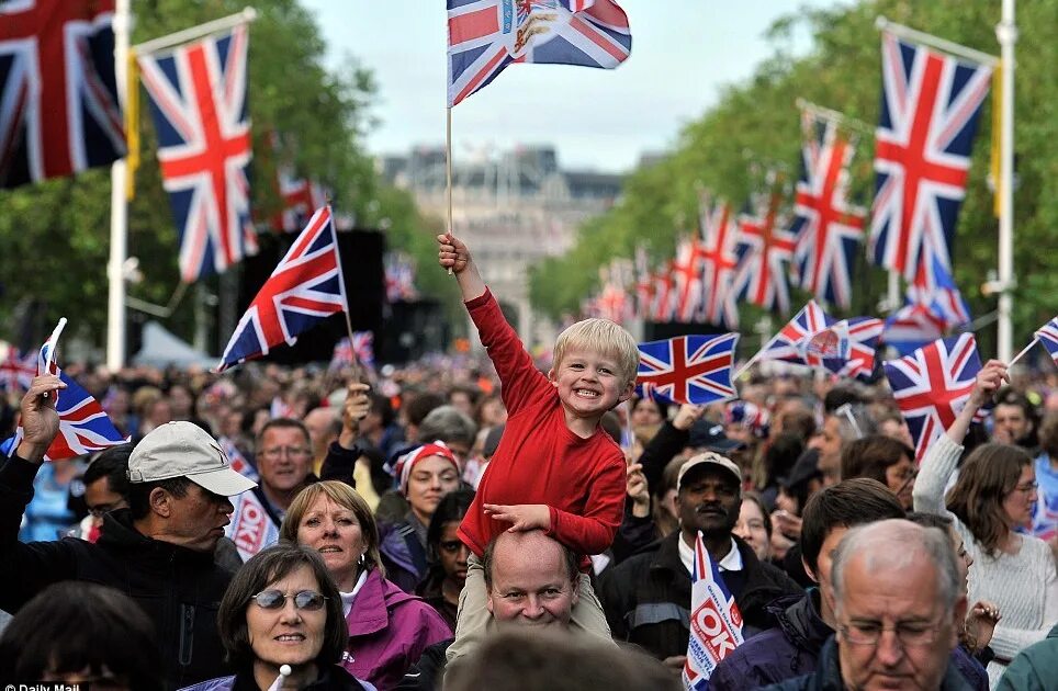 Visited great britain. Англия люди. Британцы люди. Население Великобритании. Великобритания англичане.