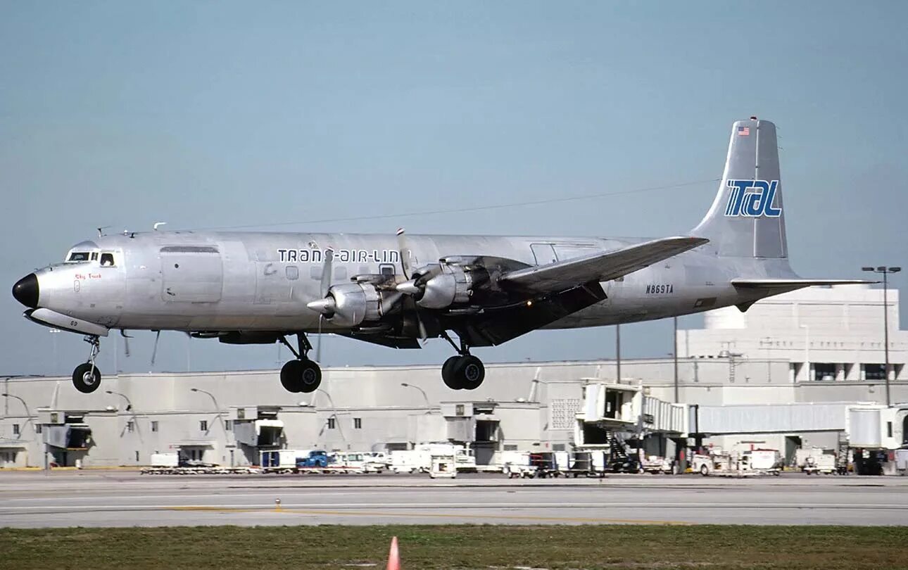 Дуглас дс 7. Dc 07. Dc-7b. Самолеты douglas dc-7. Douglas dc-7c.