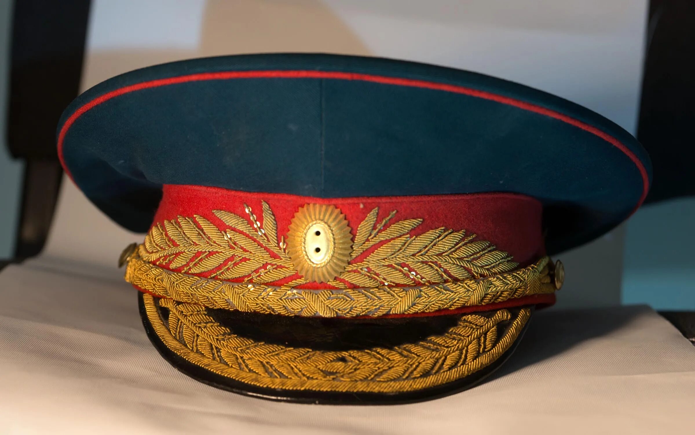 Парадная ткань. Фуражка полковника советской армии парадная. фуражка генерала майора авиации ссср. парадная фуражка генерала вс рф. фуражка героя советского союза.