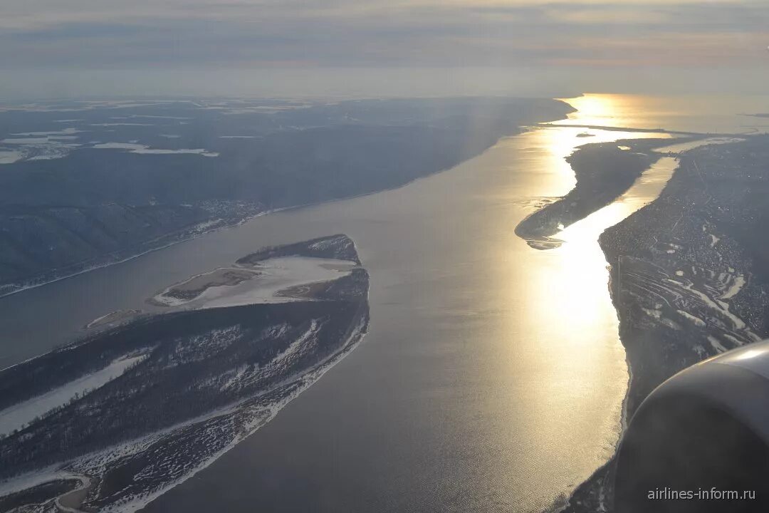 Река россии впадающая в два моря. Устье реки Волга. Устье Самары и Волги. Река Самара Устье реки Волги. Река Волга и Каспийское море.