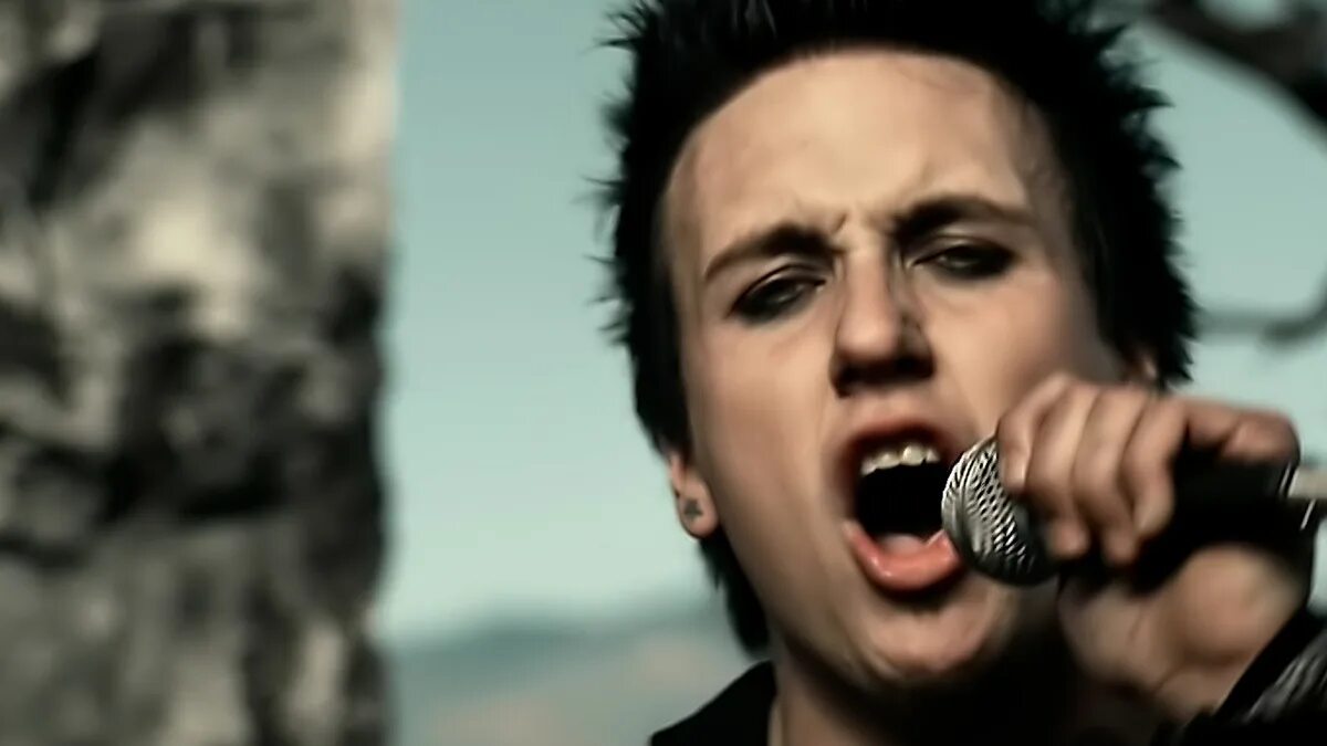 Papa roach between. Papa roach scars. papa roach scars клип. ai mori papa roach - scars. тейлор куин коул scars papa roach.