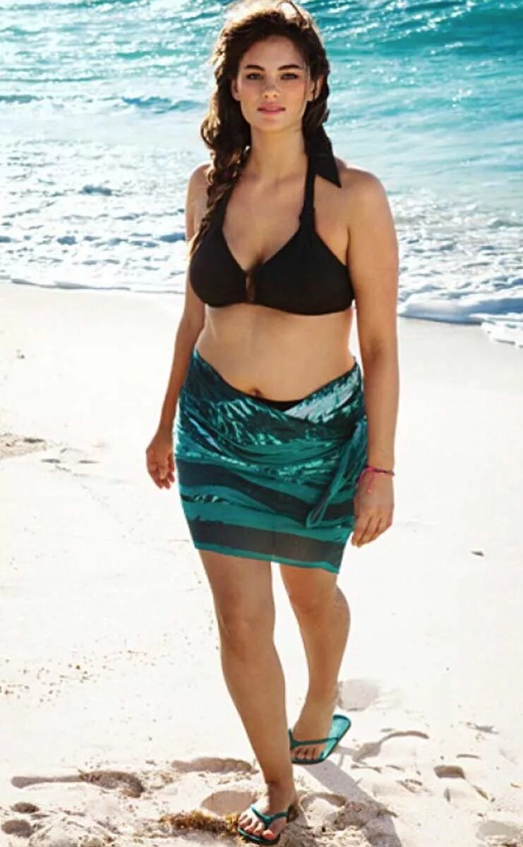 Девушки 46 размера одежды. Девушка 46 размера одежды. Девушка 46 размера одежды. Майка женская 10085 l черный. Девушки 48 размера.