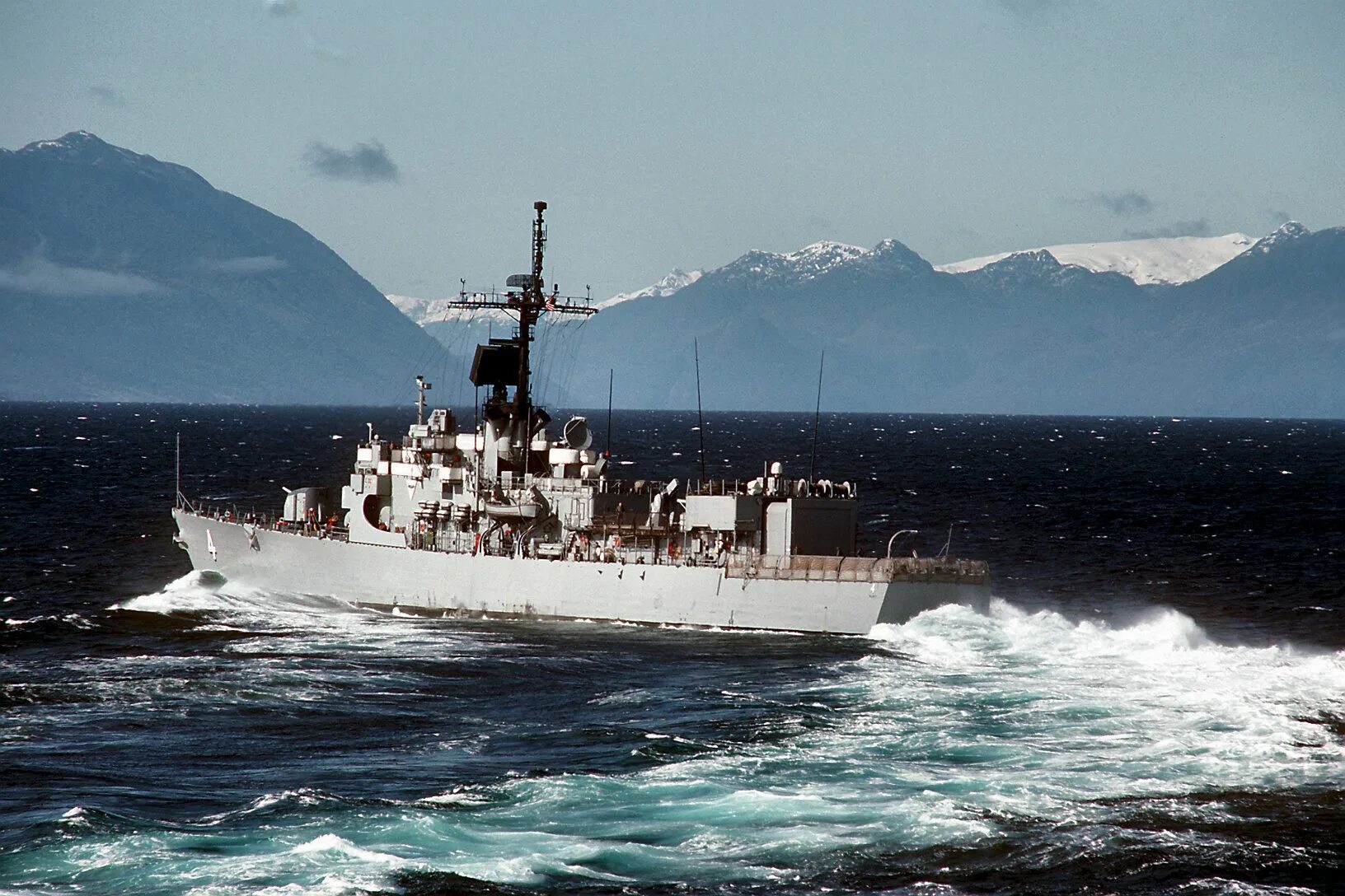 Uss stark. USS Stark (FFG-31). Фрегата USS Stark. USS FFG-4. USS FFG-52 карр.