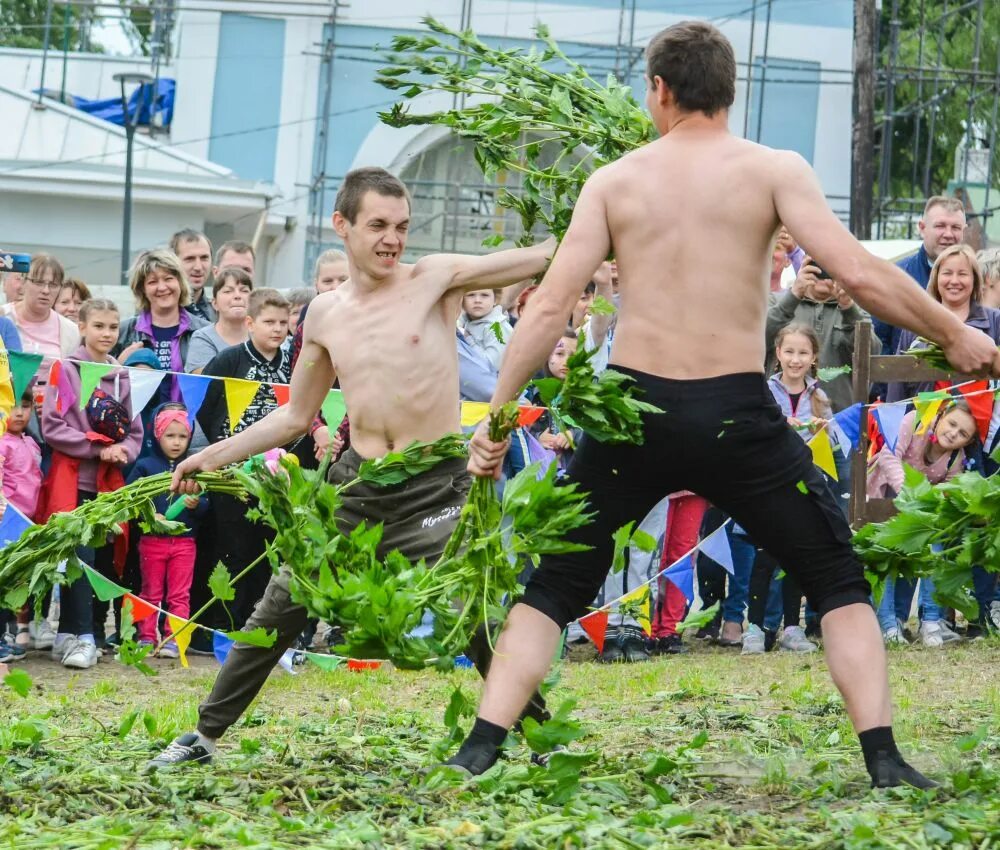 Крапива ростов. Международный фестиваль крапивы Тула. Крапивна фестиваль крапивы. Фестиваль крапивы в Крапивне 2022. Фестиваль крапивы в Тульской области 2023.