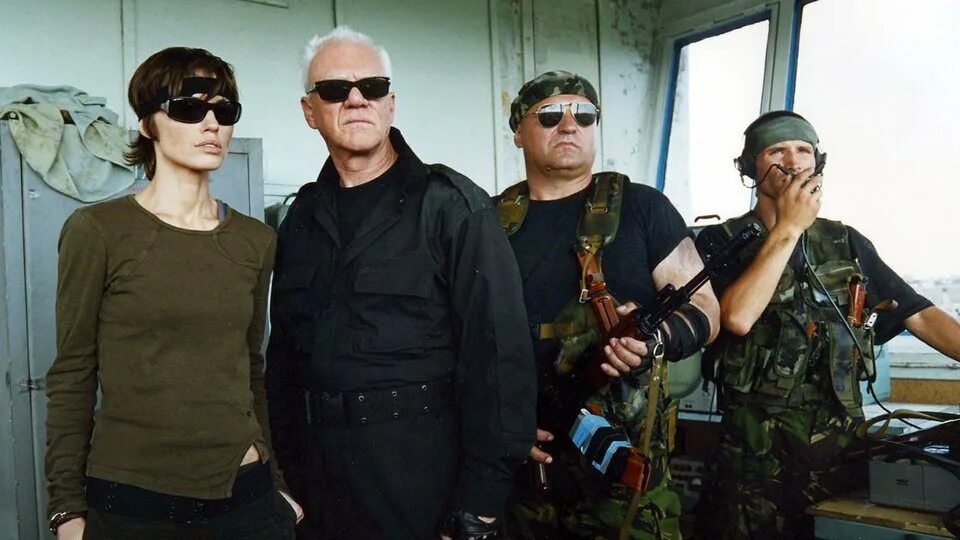 Зеркальные войны постер фильма. Mirror wars. Зеркальные войны. Постер фильма с зеркальным отражением. Отражение i.