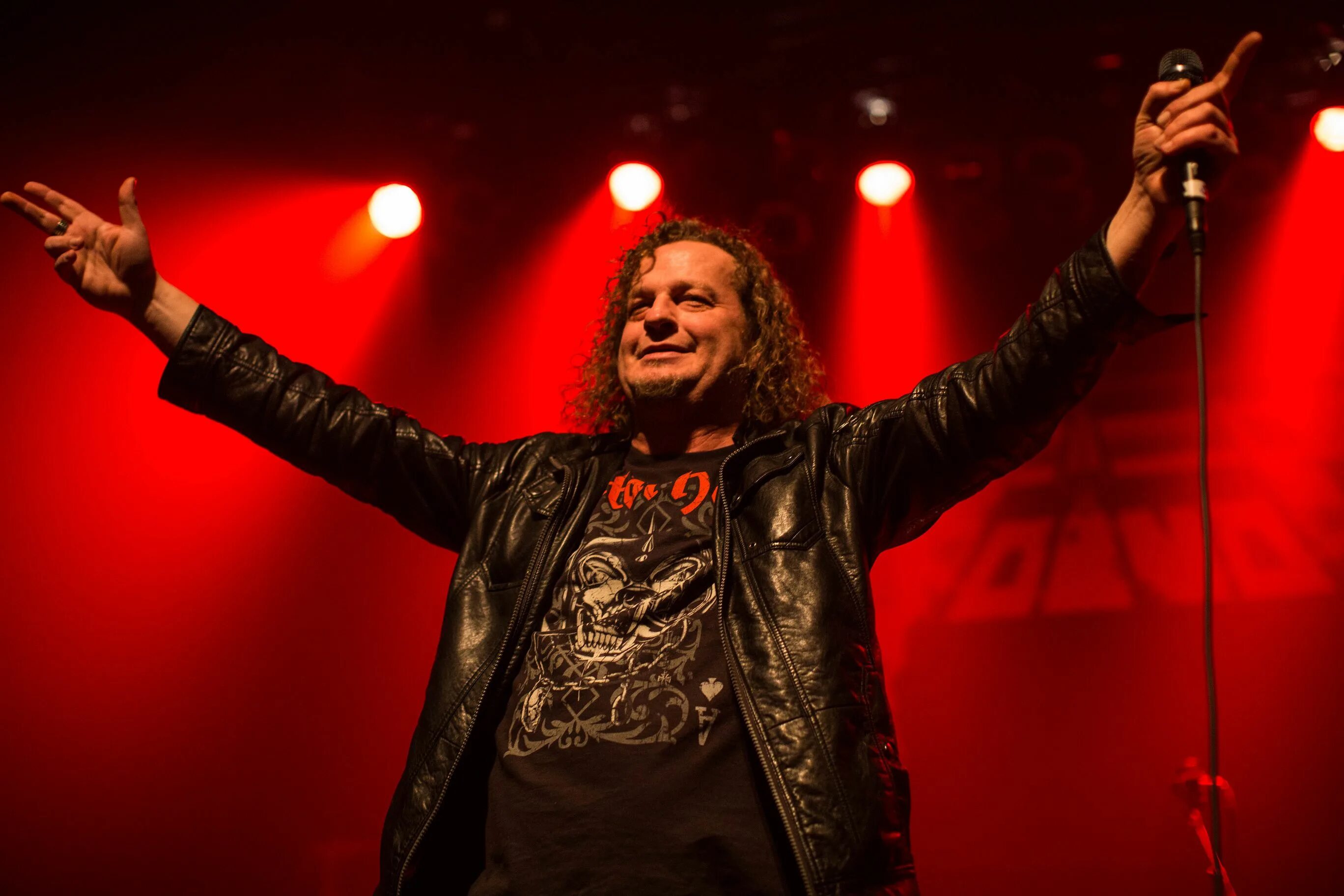 солист группы агата кристи глеб самойлов. михаил житняков ария. солист группы манескинс. денис репкин вокалист группы ze next,. виа земляне.