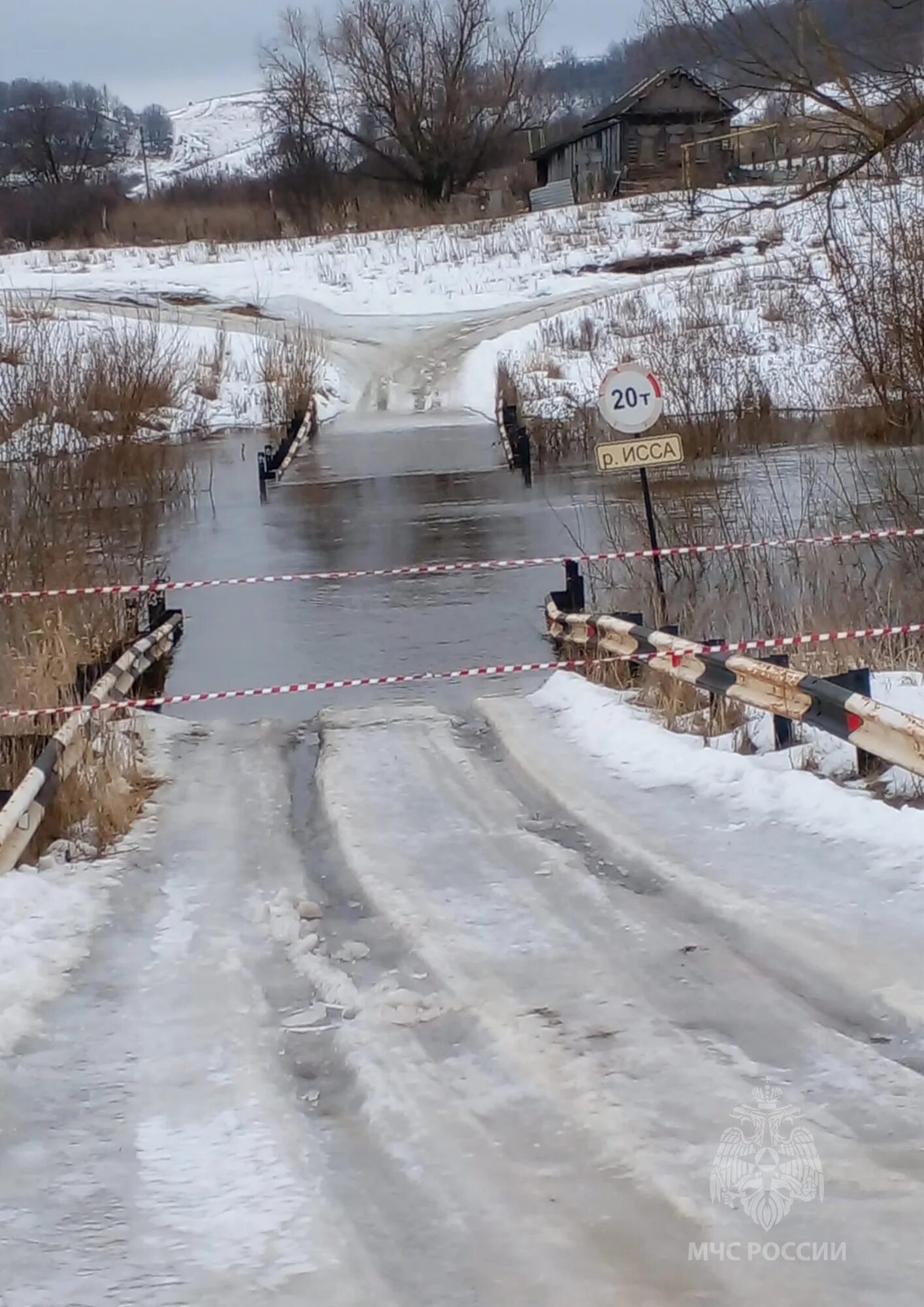 Краснослободский мост мордовия. Паводок мордовия. Паводок мордовия. Подтопление низководных мостов. Половодье в мордовии.
