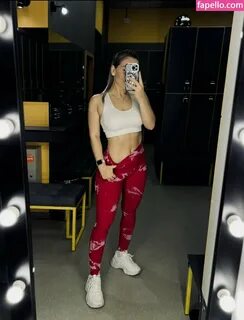 Charevna бусти: Что скрывает платный архив? 