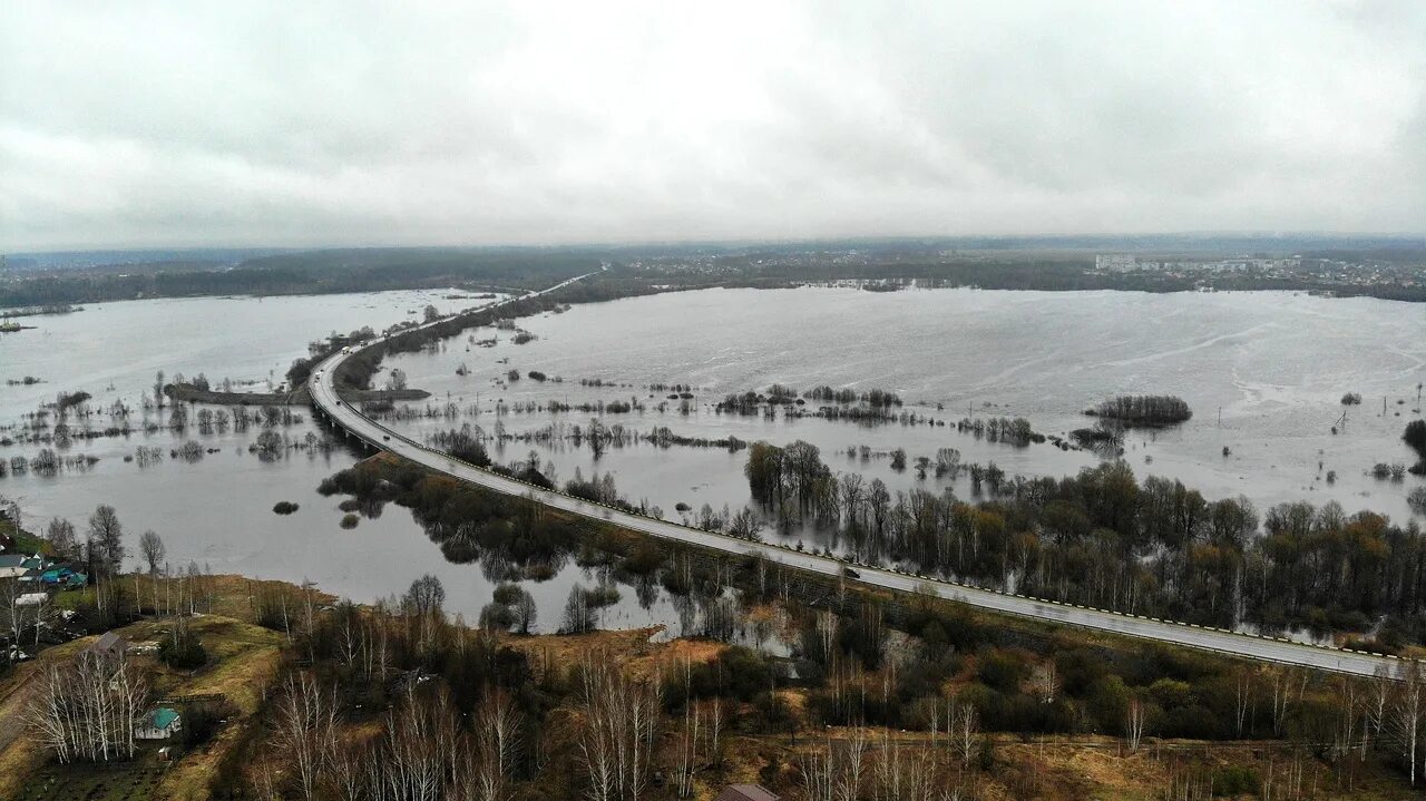 Подъем воды в брянске сегодня. Брянск затопило 2022. Половодье в Брянске. Брянск наводнение 2022. Разлив десны в Брянске 2022.