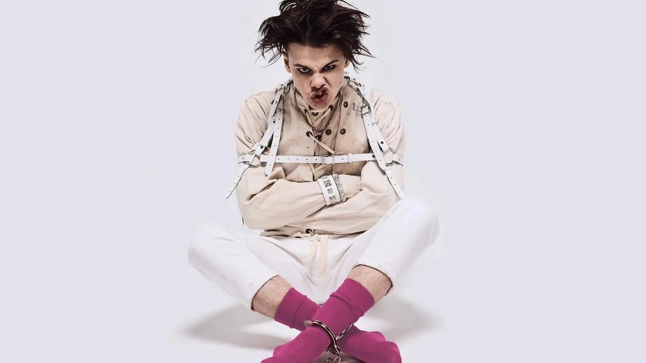 Yungblud музыкант. Yungblud i love you. Yungblud фото. Yungblud обои. Янгблад певец.