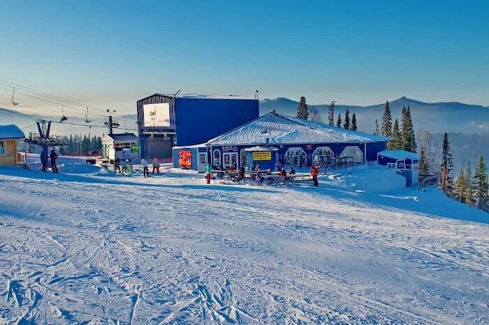 Кафе грелка шерегеш. Где поесть недорого в сямынь. Шерегеш кафе на горе. Ресторан снежный шерегеш. Кафе в горах шерегеш.