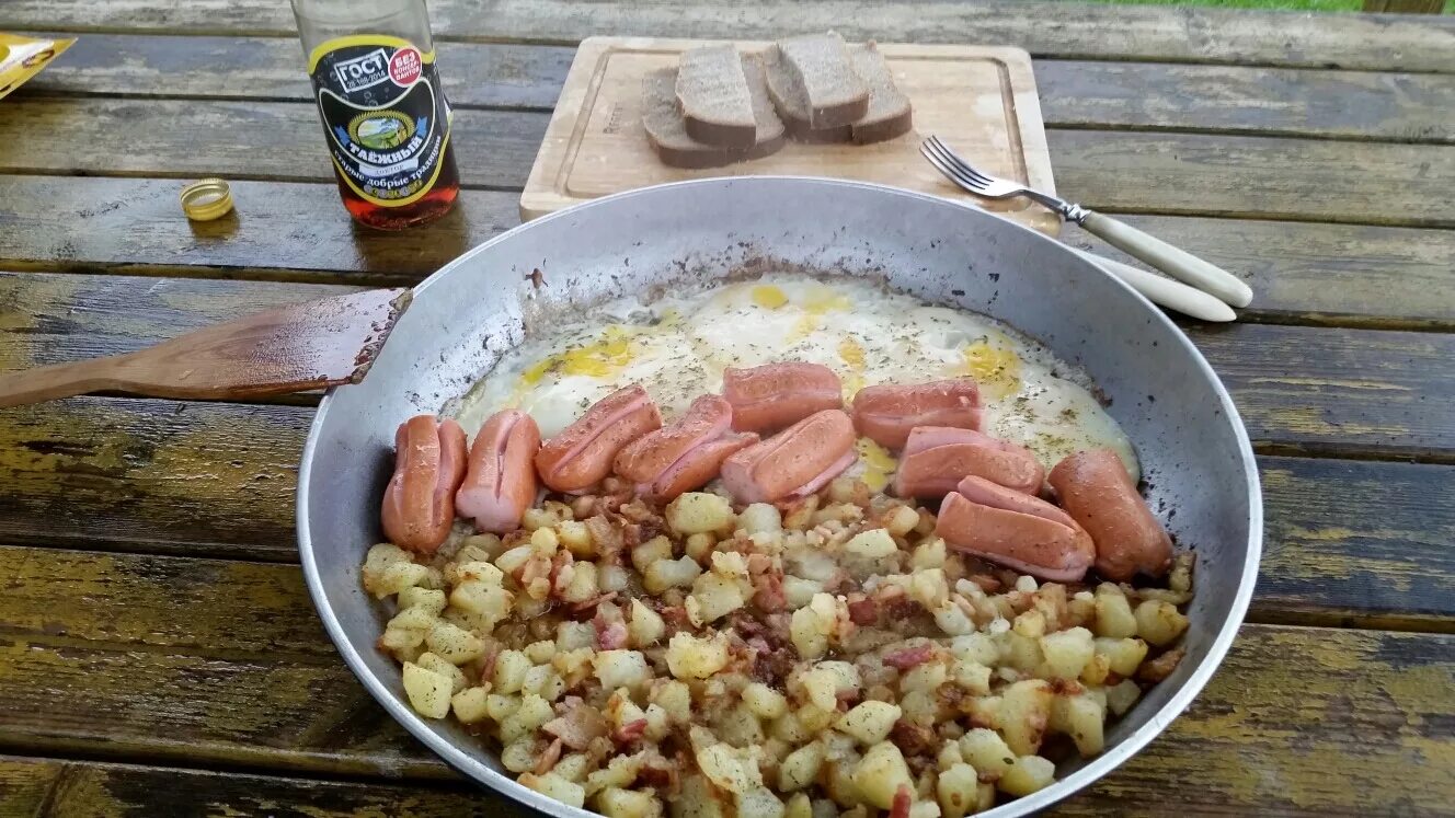 Еда на даче. Вкусный обед на даче. Дачные блюда на скорую руку. Простые блюда для приготовления на даче. Вкусный ужин на даче