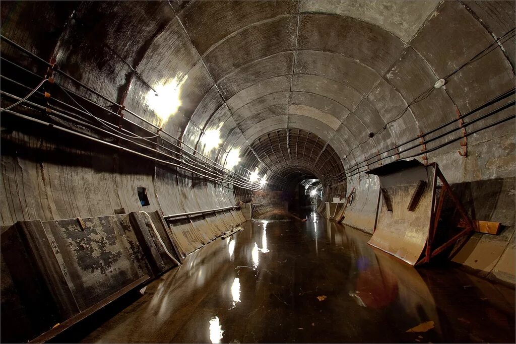 Затопленный тоннель Лесная площадь Мужества. Размыв метро 1995. Затопленные тоннели метро СПБ. Затопленный тоннель. Катастрофа в Московском метрополитене..