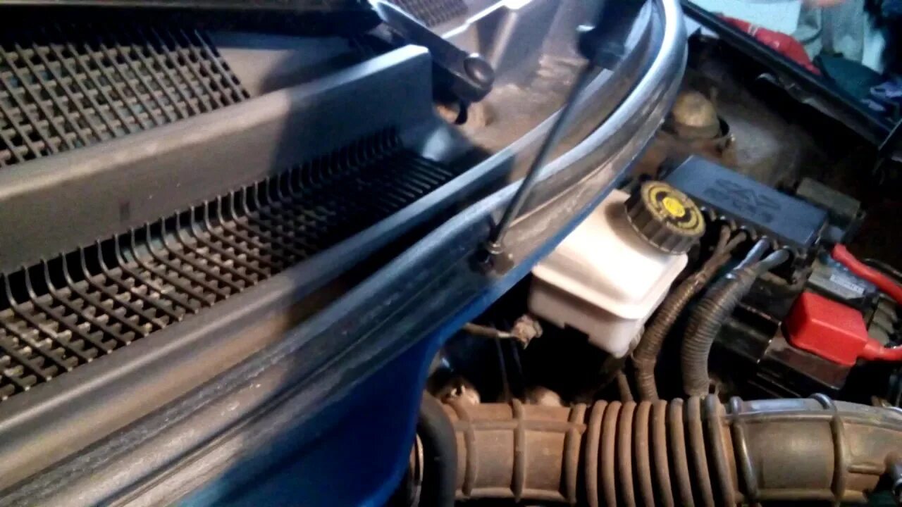 Воздушный фильтр чери тигго т11. Топливный фильтр вортекс тинго 1. Салонный фильтр печки черри тигго т11х. Топливный фильтр на черри а 13. Крышка салонного фильтра черри тигго т11.