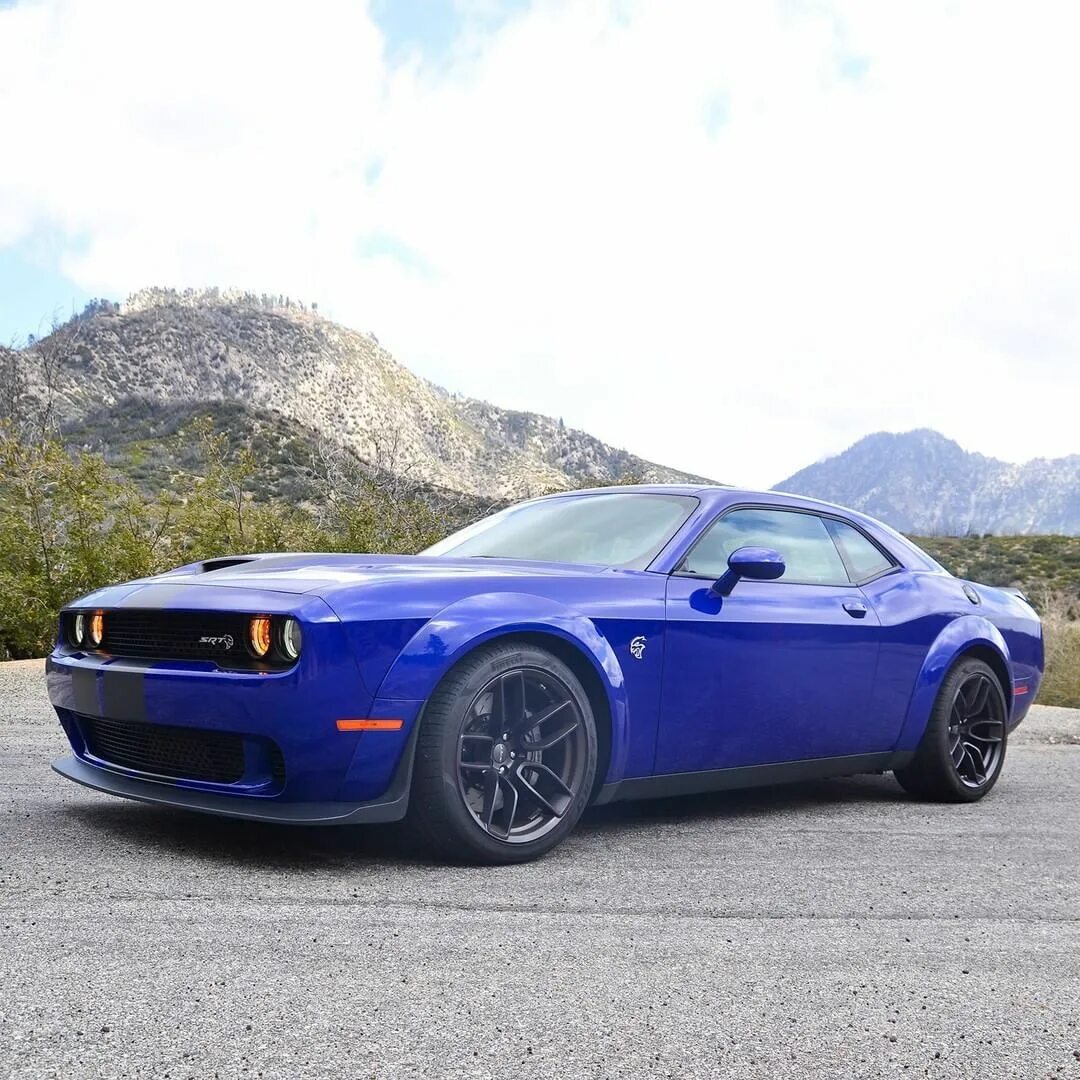 Dodge challenger синий. Голубой dodge challenger hellcat. Додж чарджер 2020 синий. Додж челленджер синий. Dodge синий.