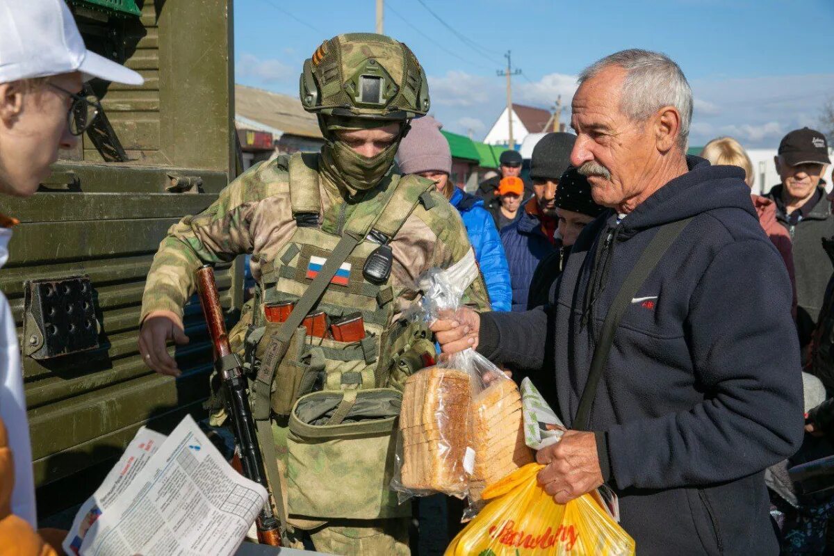 Новости украины на сегодня свежие срочно. Российские военные едут в Украину. Солдаты РФ на Украине. Российские солдаты на Украине. Солдаты сейчас на Украине.