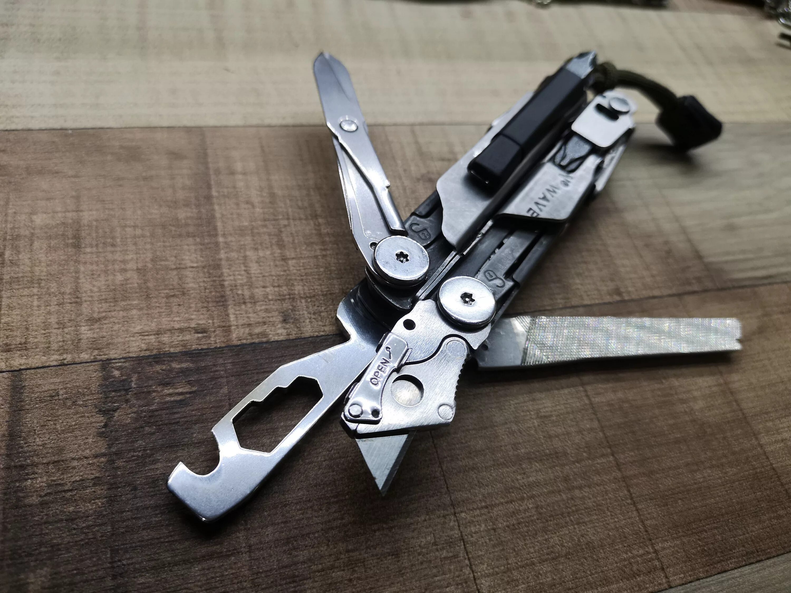 Мультитул Лезерман EDC. Инструмент Leatherman Wave. Мультитул Leatherman байк. Leatherman Wave Mod.