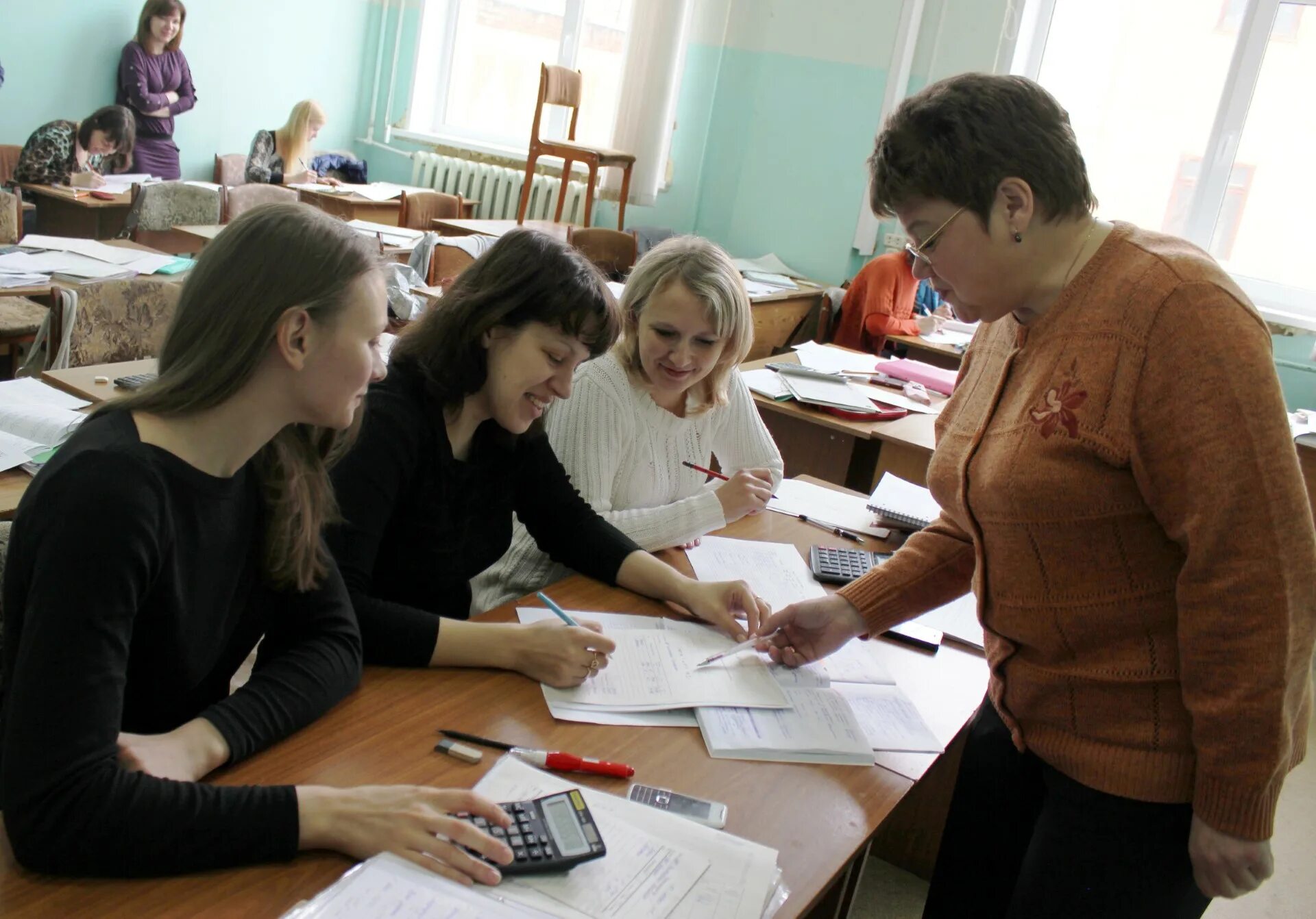 Вебинар учитель начальных классов. Учебный центр службы занятости орел. Гипронисельпром орел. Цзн орла. Орёл,октябрьская,30.