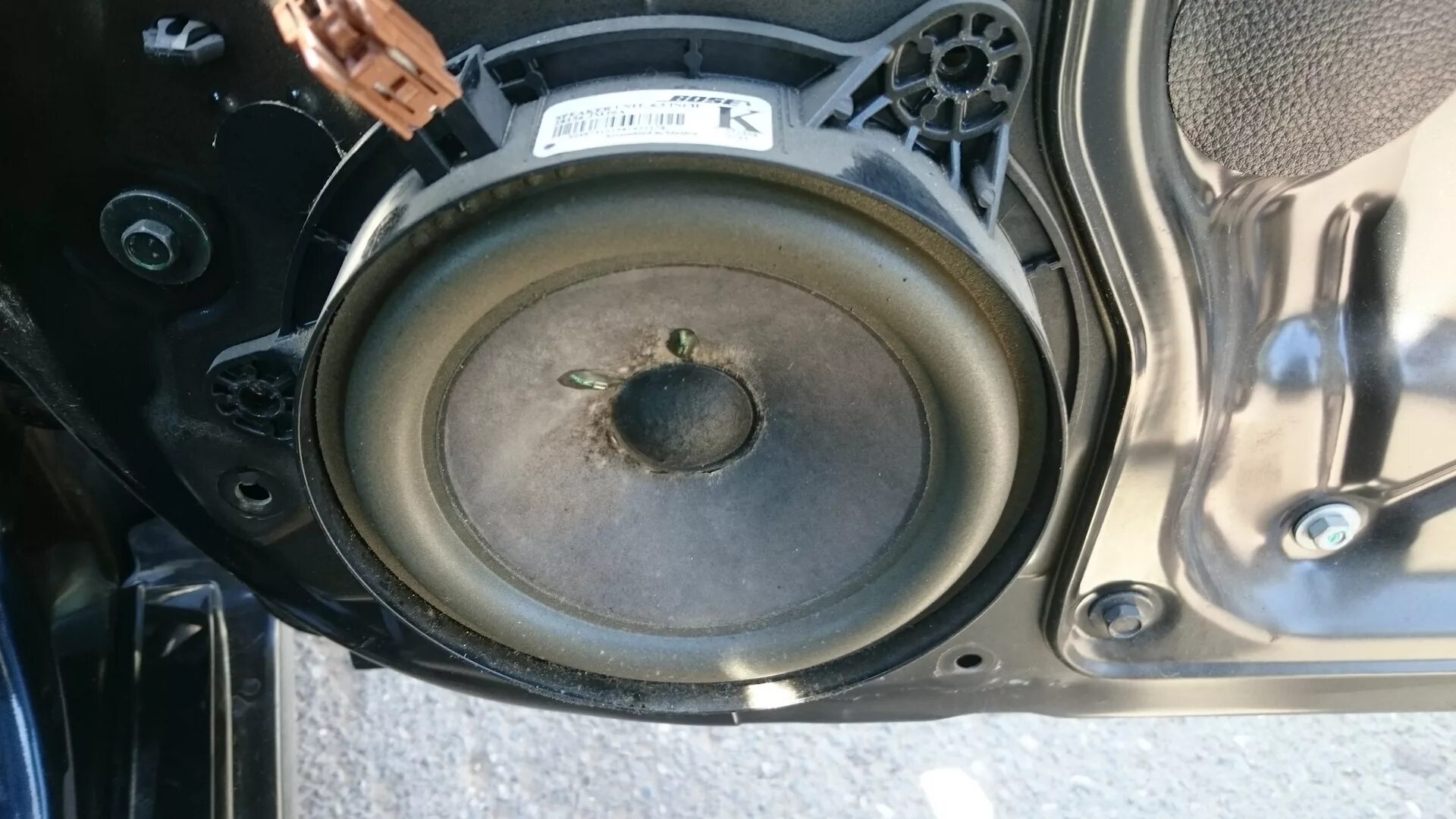 Почему шипит динамик. Динамики Bose Teana j33. Передние динамики Bose Nissan j32. Динамик Bose Ниссан Теана j32. Передние динамики Bose Nissan Teana l33 281.