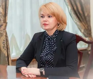 Буторина министр социальных отношений