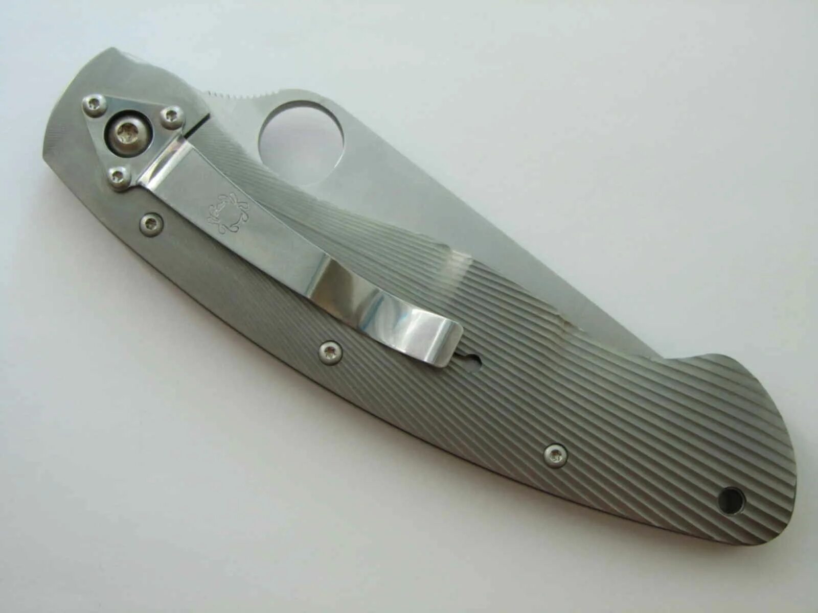 Нож Спайдерко милитари Титан реплика. Нож Spyderco Military реплика. Реплика Spyderco Military m4. Spyderco Military Fluted Titanium c36tifp.