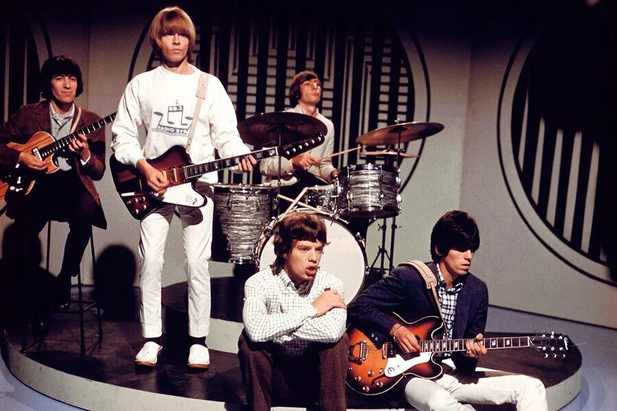 Rolling stones клипы. Группа Роллинг стоунз. Группа the Rolling Stones 1967. Роллинг стоунз 1965. Группа the Rolling Stones молодые.