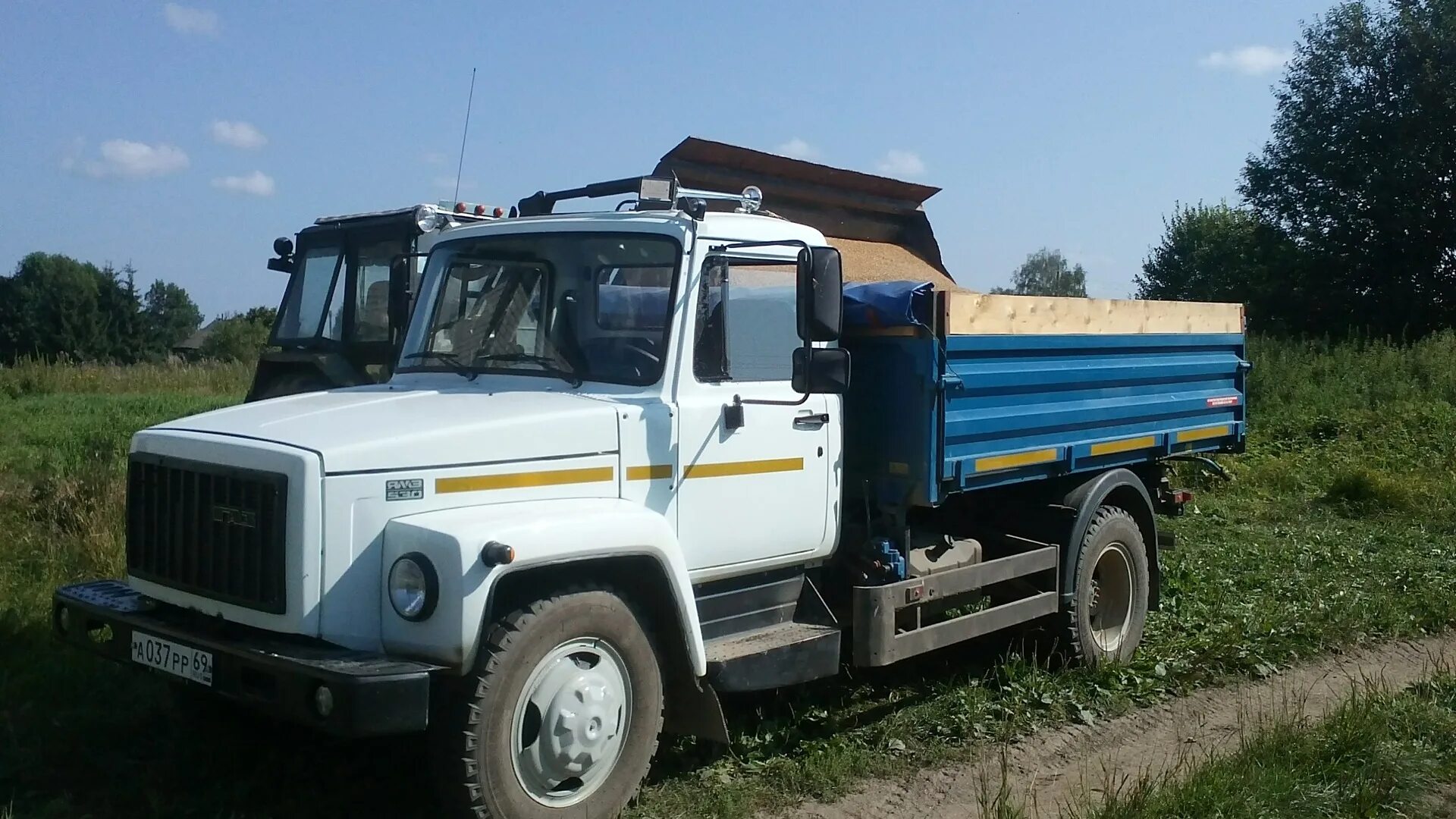 Газ 3309 2011. Зил 130 самосвал колхозник. Самосвалы дизель. Дизельный зил 4331. Зил ммз 4508.